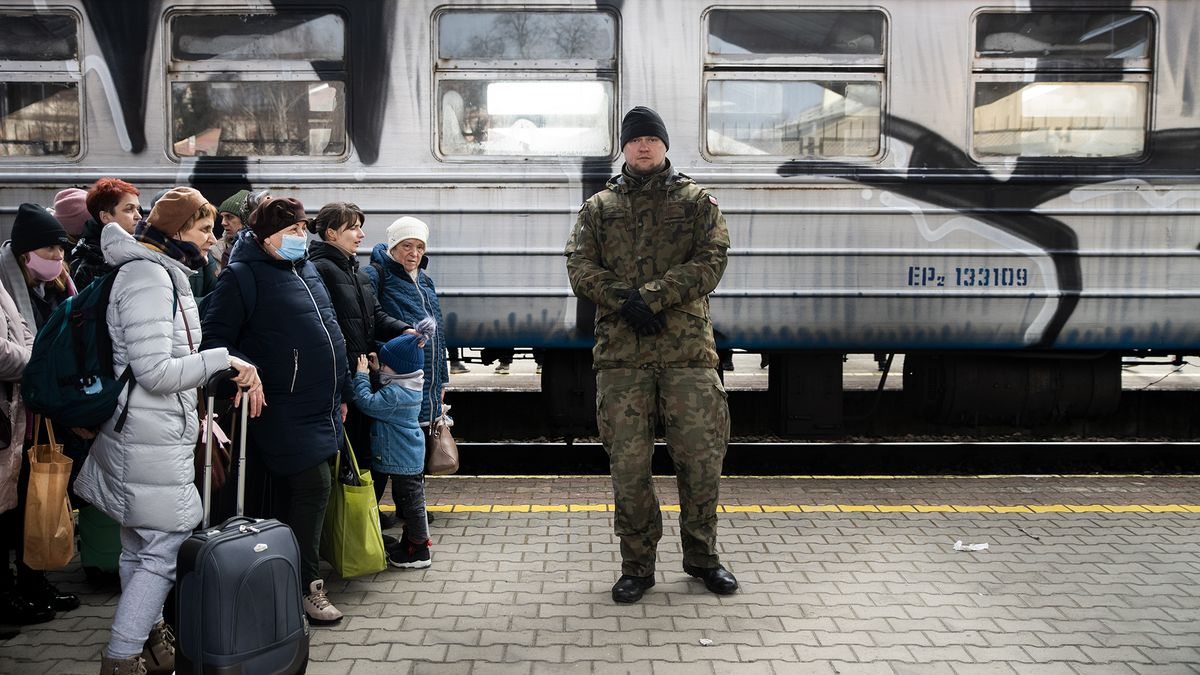 Reportáž ze stanice Bezpečí. "Putin je psychicky nemocný"